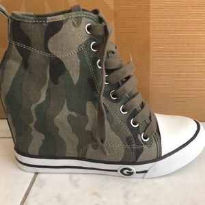 Guess camo fabric platform sneakers.